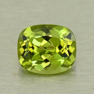AppleGreenPeridot cush 6.5x5.5mm 0.88cts N pe117