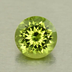 AppleGreenPeridot round 6.1mm 0.90cts N pe129