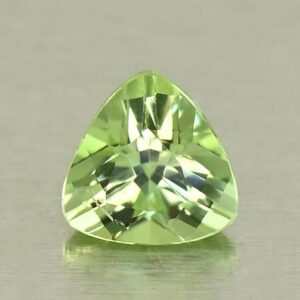 AppleGreenPeridot trill 5.0mm 0.48cts N pe130