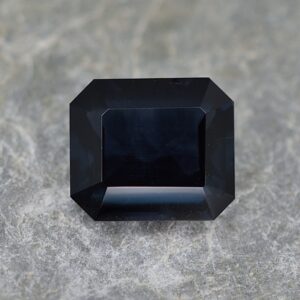 BlueSpinel eme cut 8.3x7.2mm 2.29cts sp422