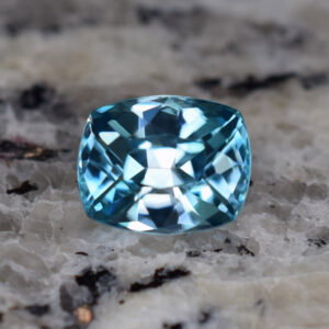 BlueZircon cush 10.6x8.5mm 6.09cts H zn712 b crop