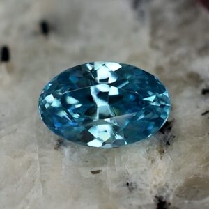 BlueZircon oval 8.8x5.8mm 2.37cts zn2605