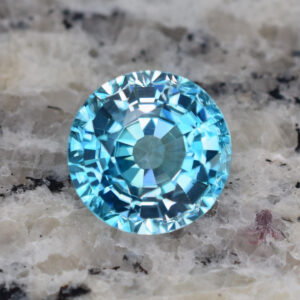 BlueZircon round 11.5mm 8.45cts H zn1470 crop