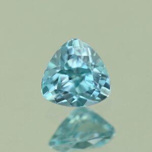 BlueZircon trill 5.0mm 0.70cts H zn5570