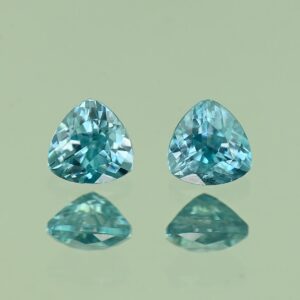 BlueZircon trill pair 4.0mm 0.80cts H zn4787
