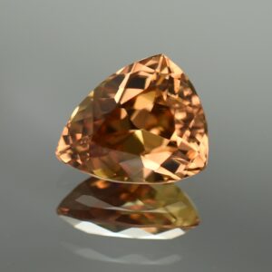 ChampagneZircon drop trill 13.7x11.3mm 9.62cts N zn574