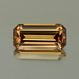 ChampagneZircon eme cut 10.1x5.0mm 2.59cts N zn1537
