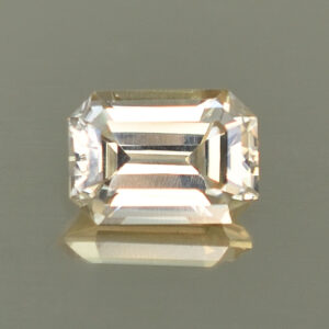 ChampagneZircon eme cut 6.9x4.9mm 1.56cts N zn4566
