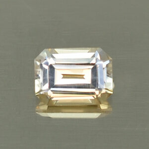 ChampagneZircon eme cut 7.1x5.2mm 1.70cts N zn4540