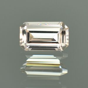 ChampagneZircon eme cut 7.5x4.5mm 1.38cts N zn2736