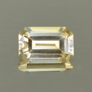 ChampagneZircon eme cut 8.4x5.5mm 2.24cts N zn4547