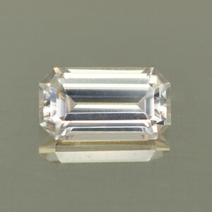 ChampagneZircon eme cut 8.5x4.7mm 1.78cts N zn4541