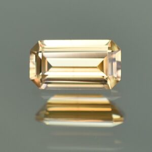 ChampagneZircon eme cut 8.6x4.6mm 1.63cts N zn2721