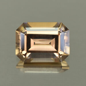 ChampagneZircon eme cut 8.8x6.5mm 3.14cts N zn4554