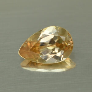 ChampagneZircon pear 10.0x6.5mm 2.53cts N zn4625