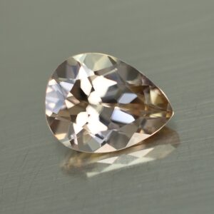 ChampagneZircon pear 10.2x7.8mm 3.58cts N zn3657