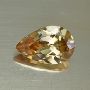 ChampagneZircon pear 15.1x9.9mm 8.73cts N zn3571
