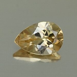 ChampagneZircon pear 6.1x4.2mm 0.62cts N zn2737