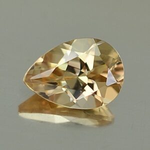 ChampagneZircon pear 7.0x4.9mm 1.01cts N zn3547