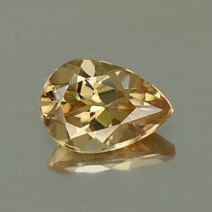 ChampagneZircon pear 7.1x5.0mm 1.03cts N zn2729
