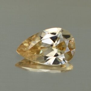 ChampagneZircon pear 8.1x5.1mm 1.16cts N zn2731