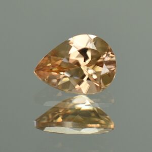 ChampagneZircon pearshape 8.1x6.0mm 1.61cts N zn2732