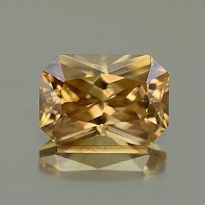 ChampagneZircon radiant 6.9x4.9mm 1.39cts N zn2726