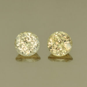 ChampagneZircon round pair 4.5mm 1.10cts N zn3970