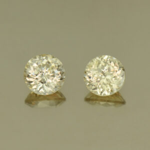 ChampagneZircon round pair 4.5mm 1.12cts N zn3966