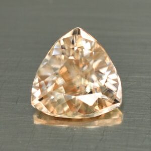 ChampagneZircon trill 7.6mm 1.92cts H zn3663