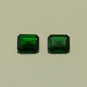 ChromeTourmaline eme cut pair 5.0x4.0mm 0.60cts N ct672
