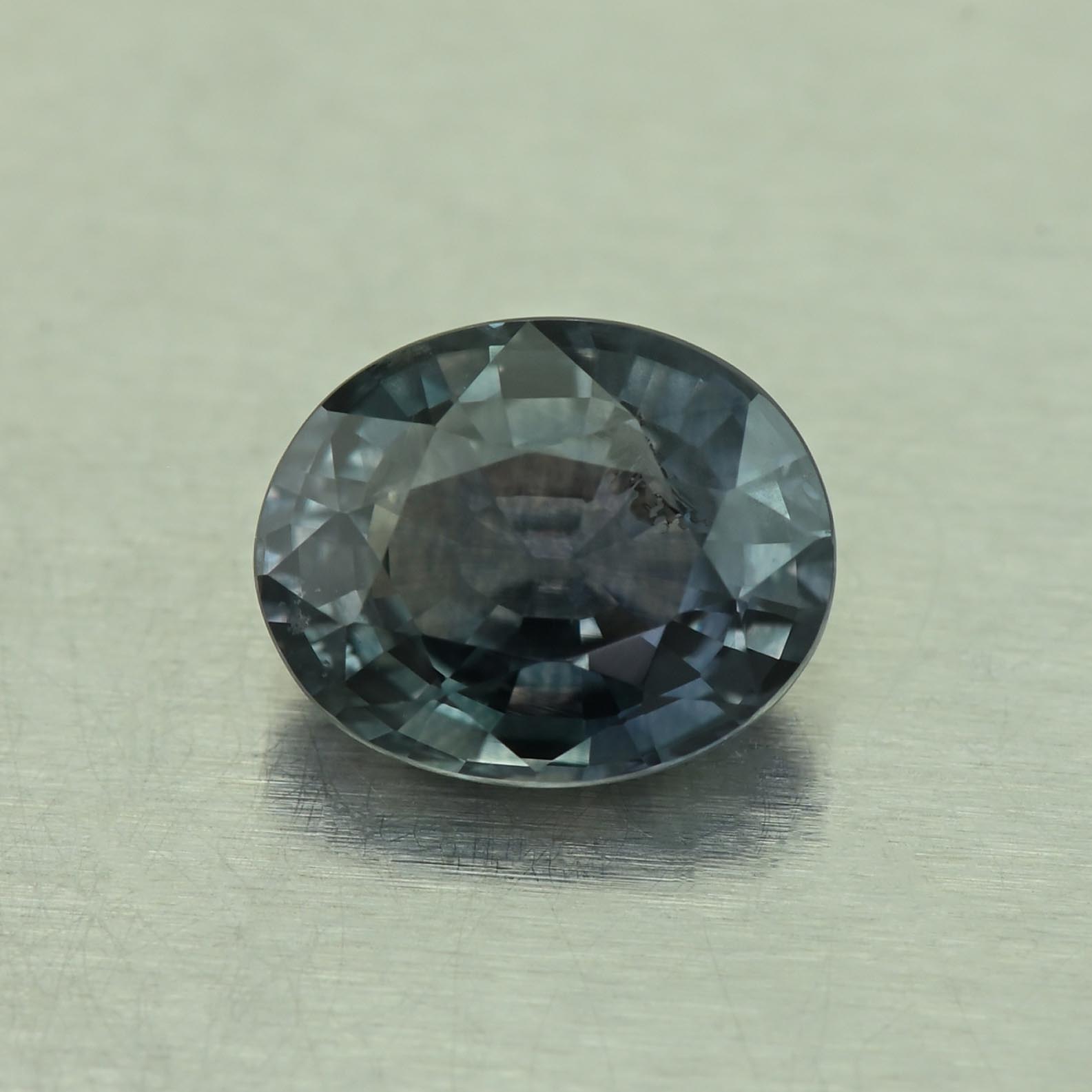 ColorChangeSapphire oval 8.3x6.7mm 2.05cts H sa1004 day