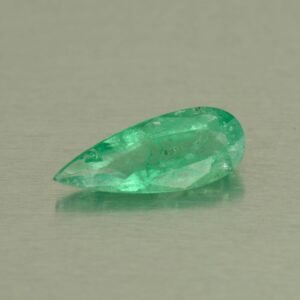 Emerald pear 15.3x6.3mm 2.04cts N em126
