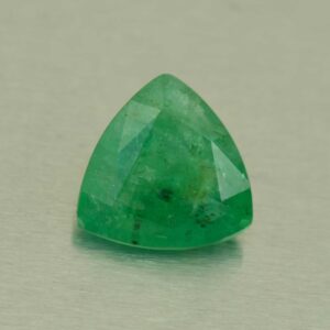 Emerald trill 11.3mm 3.93cts O em135