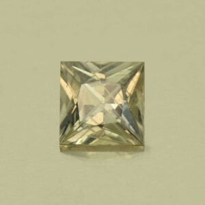 GreenSapphire princess 4.0mm 0.37cts N sa607