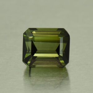 GreenTourmaline eme cut 9.5x8.0mm 4.62cts N tm1591