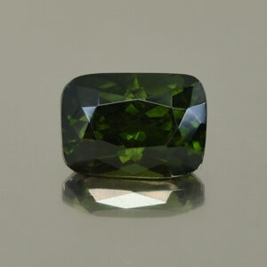 GreenZircon cush 10.4x7.5mm 4.01cts H zn4584