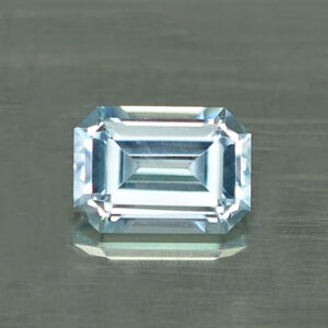 IceBlueZircon eme cut 5.6x4.0mm 0.74cts H zn4578