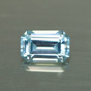 IceBlueZircon eme cut 7.2x4.7mm 1.41cts H zn4579