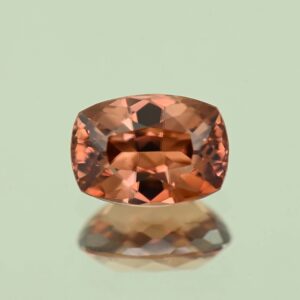 ImperialZircon cush 9.0x6.4mm 2.95cts H zn7405
