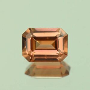 ImperialZircon eme cut 8.0x6.0mm 2.11cts H zn7418