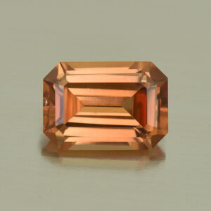 ImperialZircon eme cut 8.4x5.9mm 2.37cts H zn5168