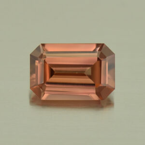 ImperialZircon eme cut 8.7x5.8mm 2.23cts H zn5164
