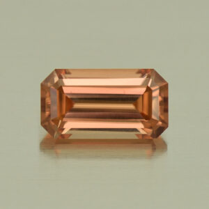 ImperialZircon eme cut 9.1x5.0mm 2.25cts H zn5165