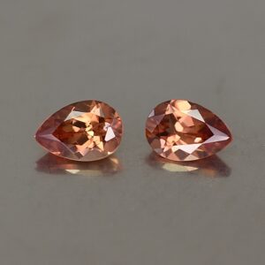 ImperialZircon pearshape pair 6.5x4.5mm 1.54cts zn2543