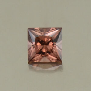 ImperialZircon princess 4.0mm 0.56cts H zn4872