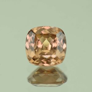 ImperialZircon sq cush 8.0mm 3.14cts H zn7440