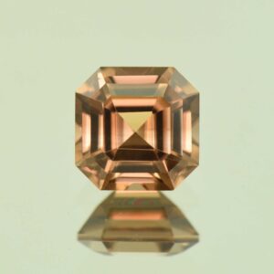 ImperialZircon sq eme cut 7.0mm 2.57cts N zn6900