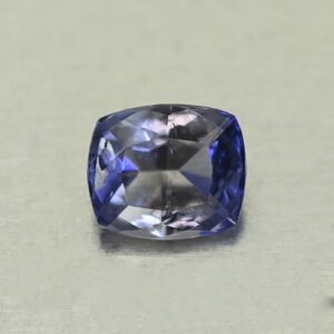 Iolite cush 7.0x6.0mm 1.01cts N ie110