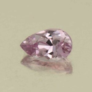 LilacSpinel pear 7.2x4.5mm 0.82cts N sp808
